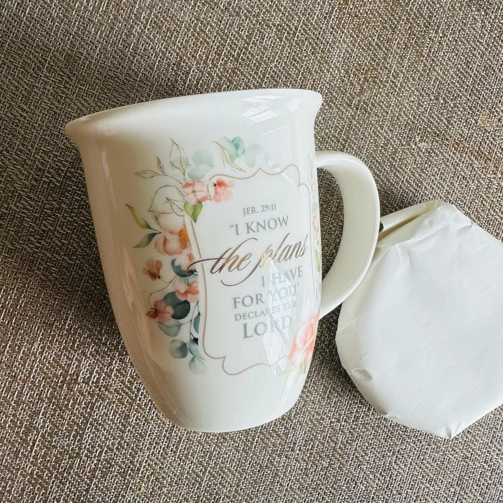 Floral Pink Ceramic Mug with Lid - Inspirational Scripture Design - Picture 5 of 8
